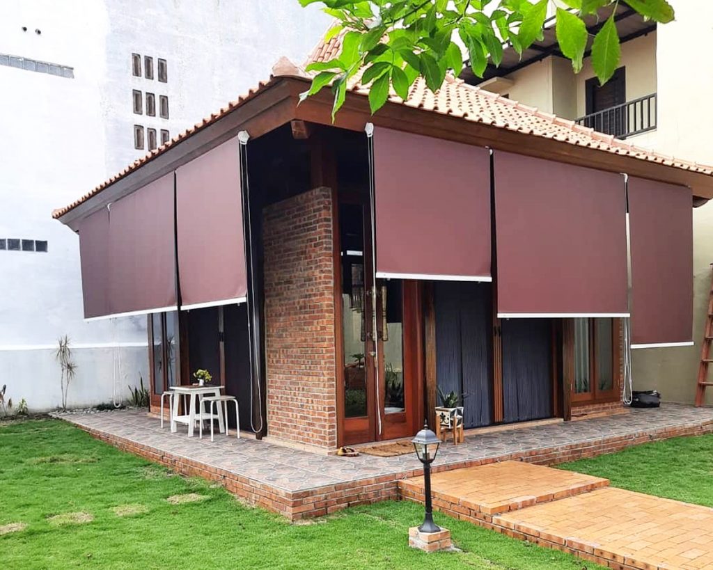 mái bạt tự cuốn 13