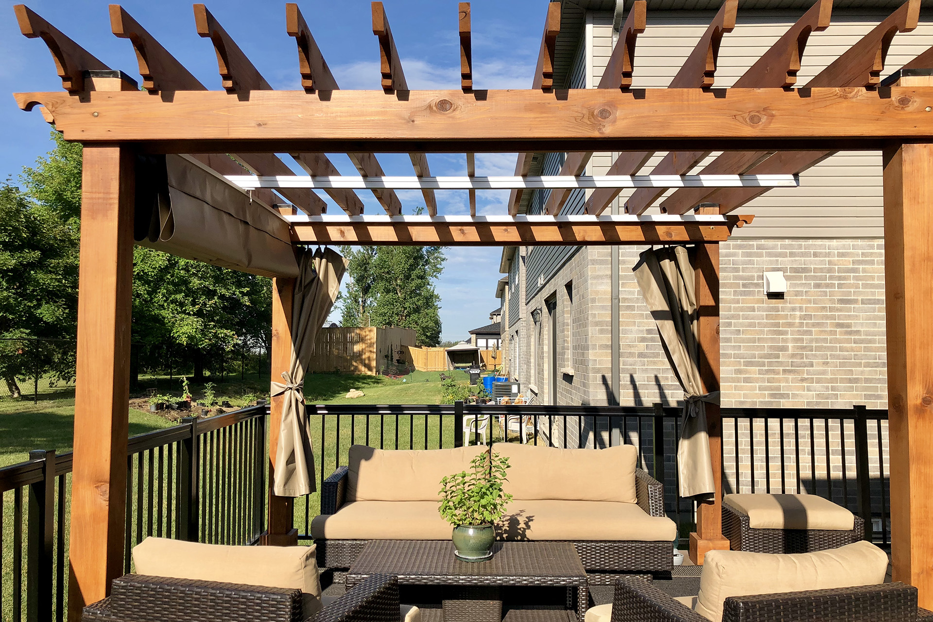 retractable-canopy-grand-valley-5